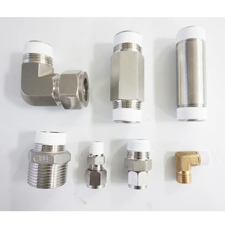 パイプねじPTFEテープ包装機、パイプねじテフロンテープ包装機、バルブ継手テフロンテープ包装機、ネジジョイントPTFEテープ包装機、配管継手テフロンテープ包装機、浄水器コネクタテフロンテープ包装機、油圧オイルパイプ継手のサンプルディスプレイ