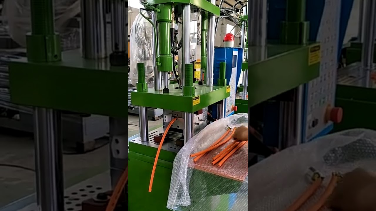 450ST オーストラリア規格3フラットピン用 PVC射出成形機 - 高精度プラグ製造