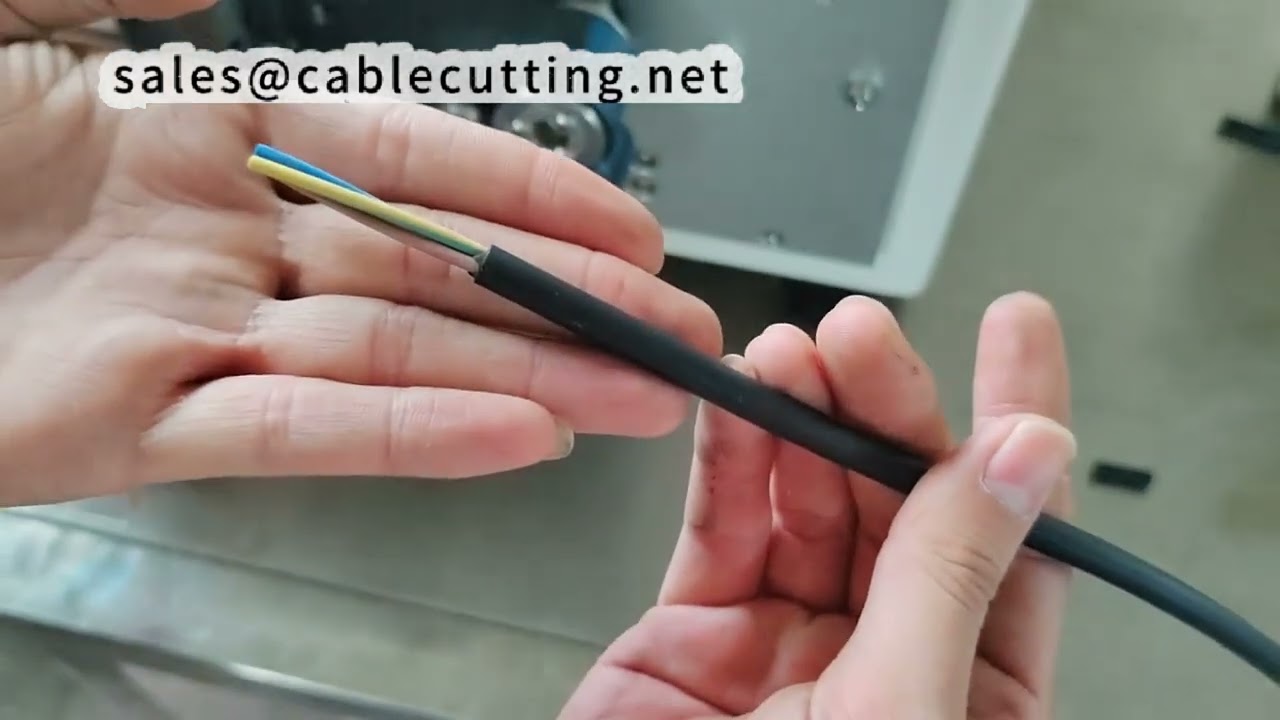 【自動化対応】ワイヤー切断・内外皮剥離機 長尺330mm・35mm対応、2mm芯線