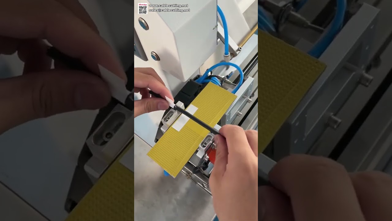 【電子機器工場向け】自動ワイヤーフォルドラベリングマシン - ケーブルタグ貼付機