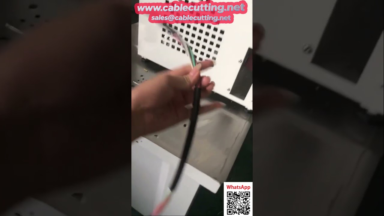 30mm²対応 自動コンピュータ制御被覆剥離機 | 高精度・高速ケーブル加工