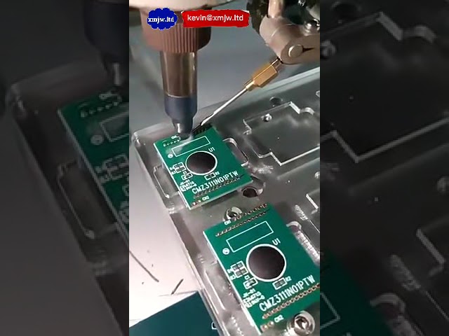 5軸ロボット搭載 卓上自動はんだ付け機｜回転軸で精密高速はんだ付け