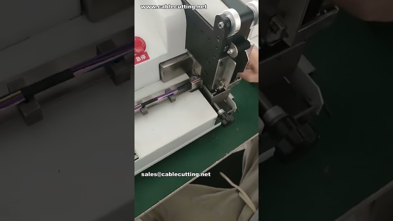 30mm幅PVCテープを使用した自動化機械 | 工場作業シーン