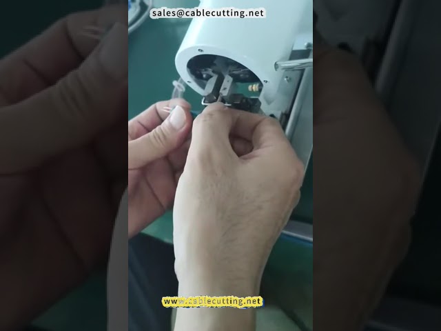 自動電線剥線・撚り合わせ機 | 高効率ケーブル加工