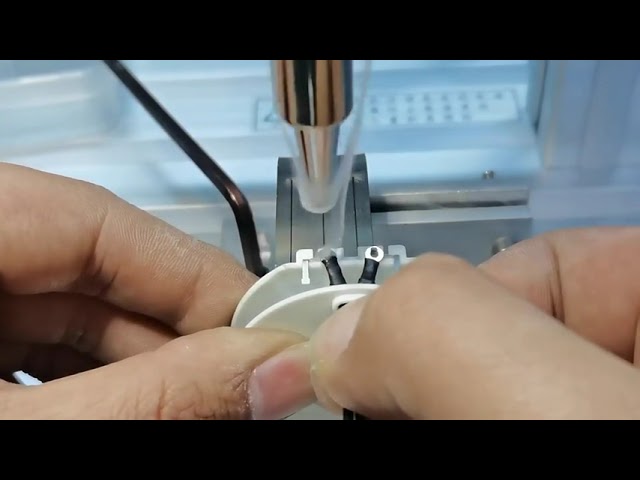 半自動USBデータケーブル製造装置｜最新小型半田付け機（USB-A/Micro/Lightning対応）