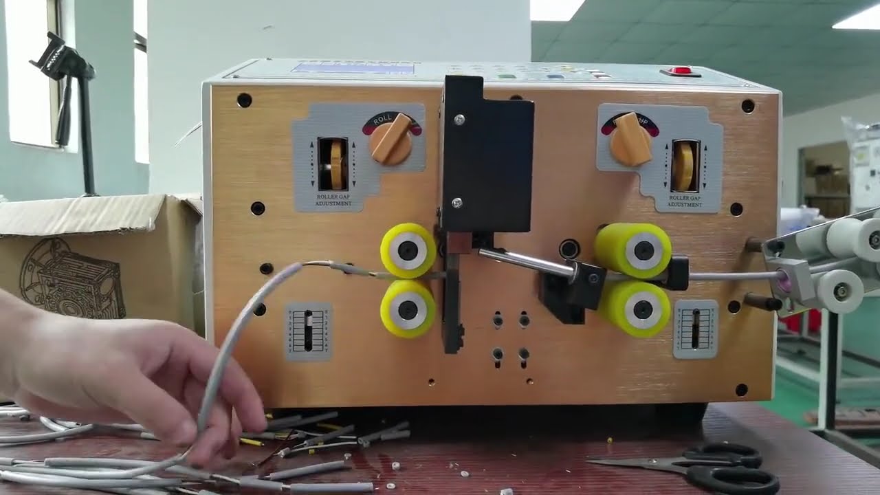 線径5mm対応！前端剥離150mm・後端剥離80mmの自動被覆剥離機