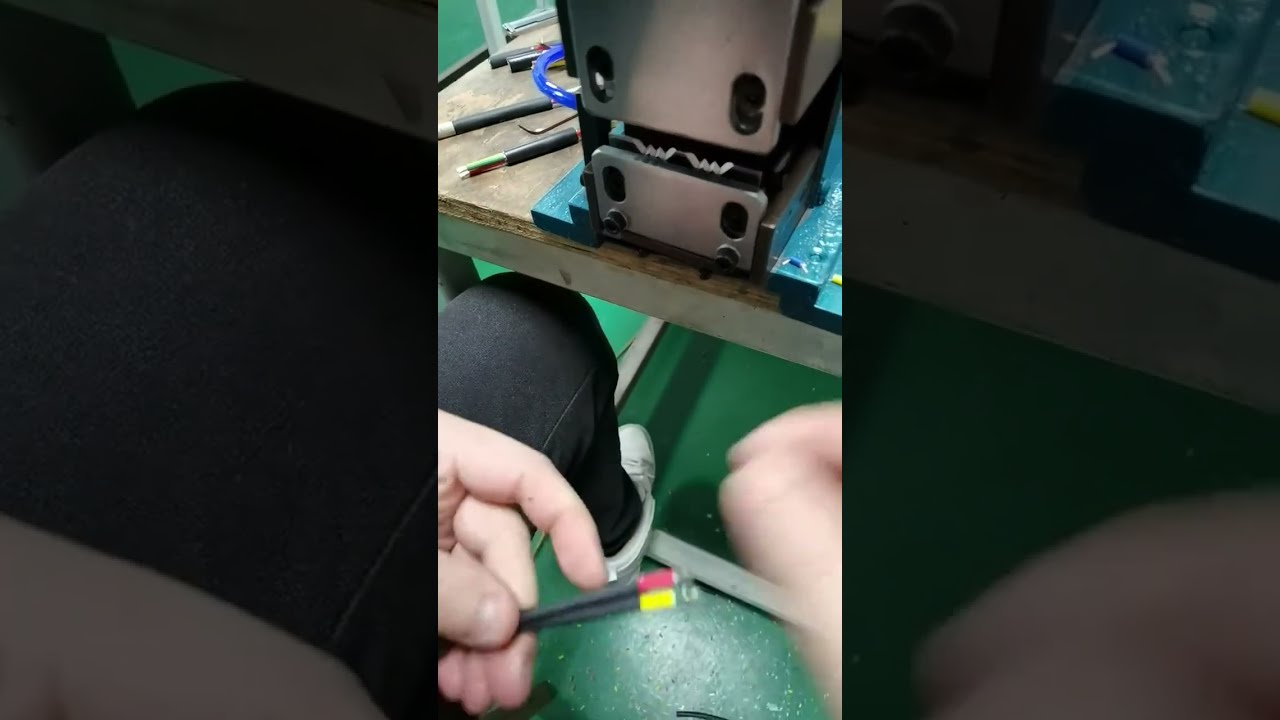 【実演】4Fエア式被覆剥離機でワイヤー皮むき！工場用高速工具 #factory #machine #tools
