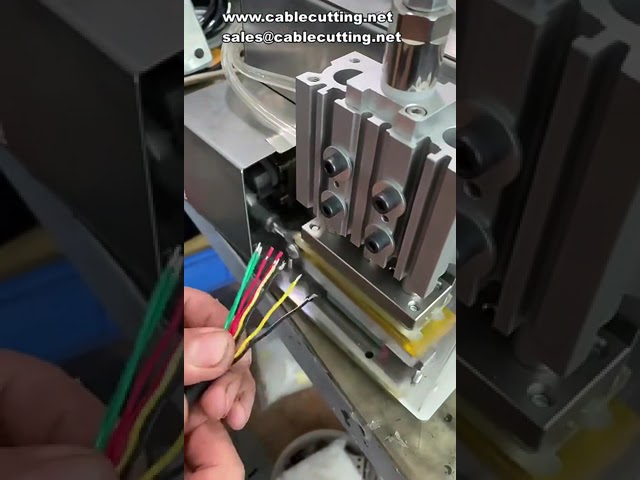 自動整線機 | ツイストペアケーブル・多芯線ブラシ整線機