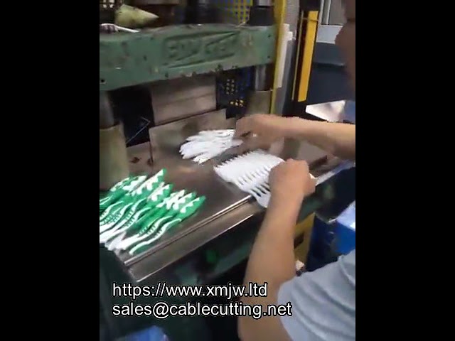 35トン小型縦型射出成形機 | PP・PVCプラスチック部品成形に最適