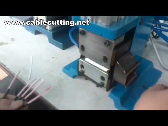 高精度コアワイヤーストリッピングマシン | 電線剥離機・皮むき機